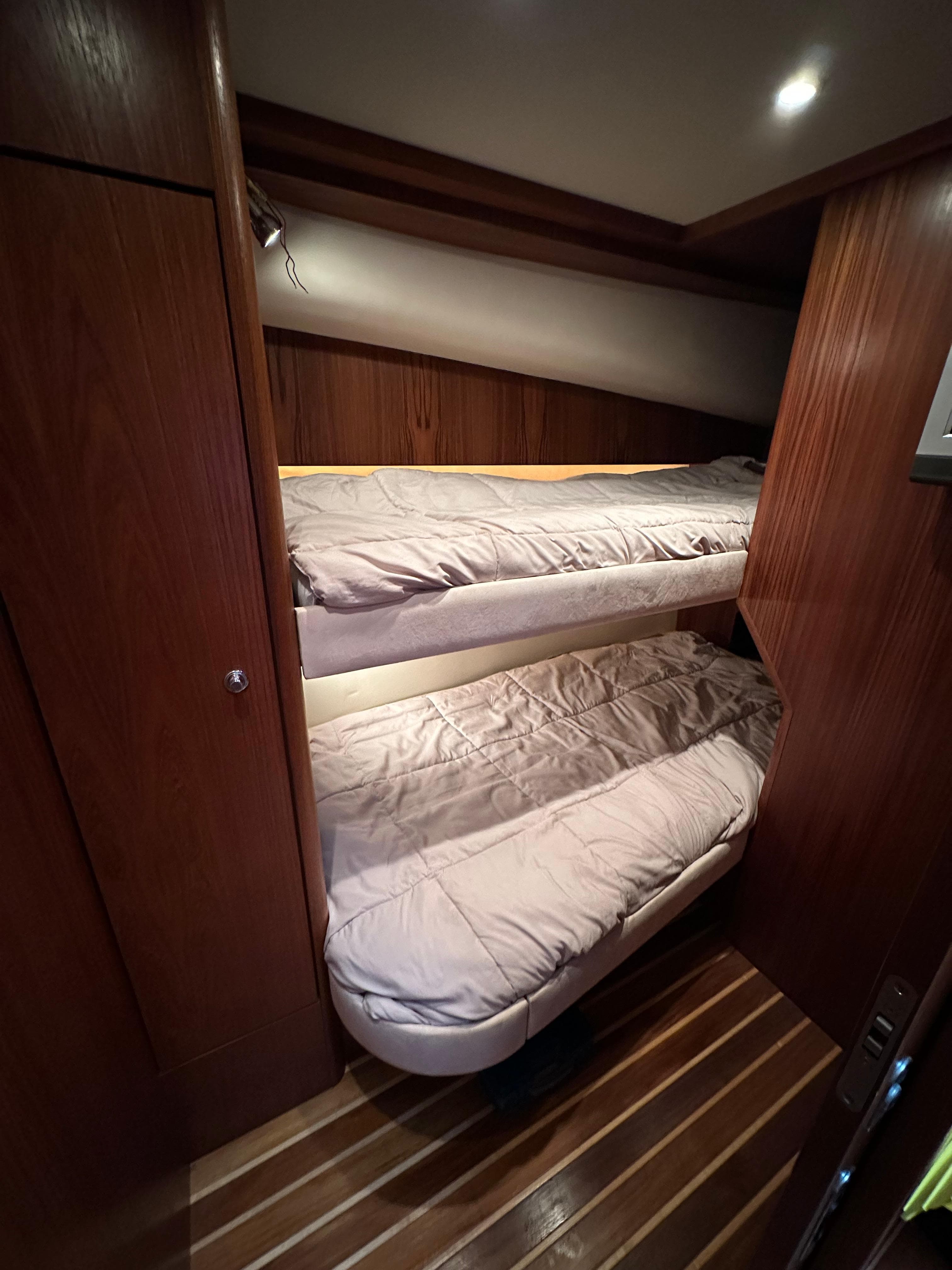 Side Guest Stateroom