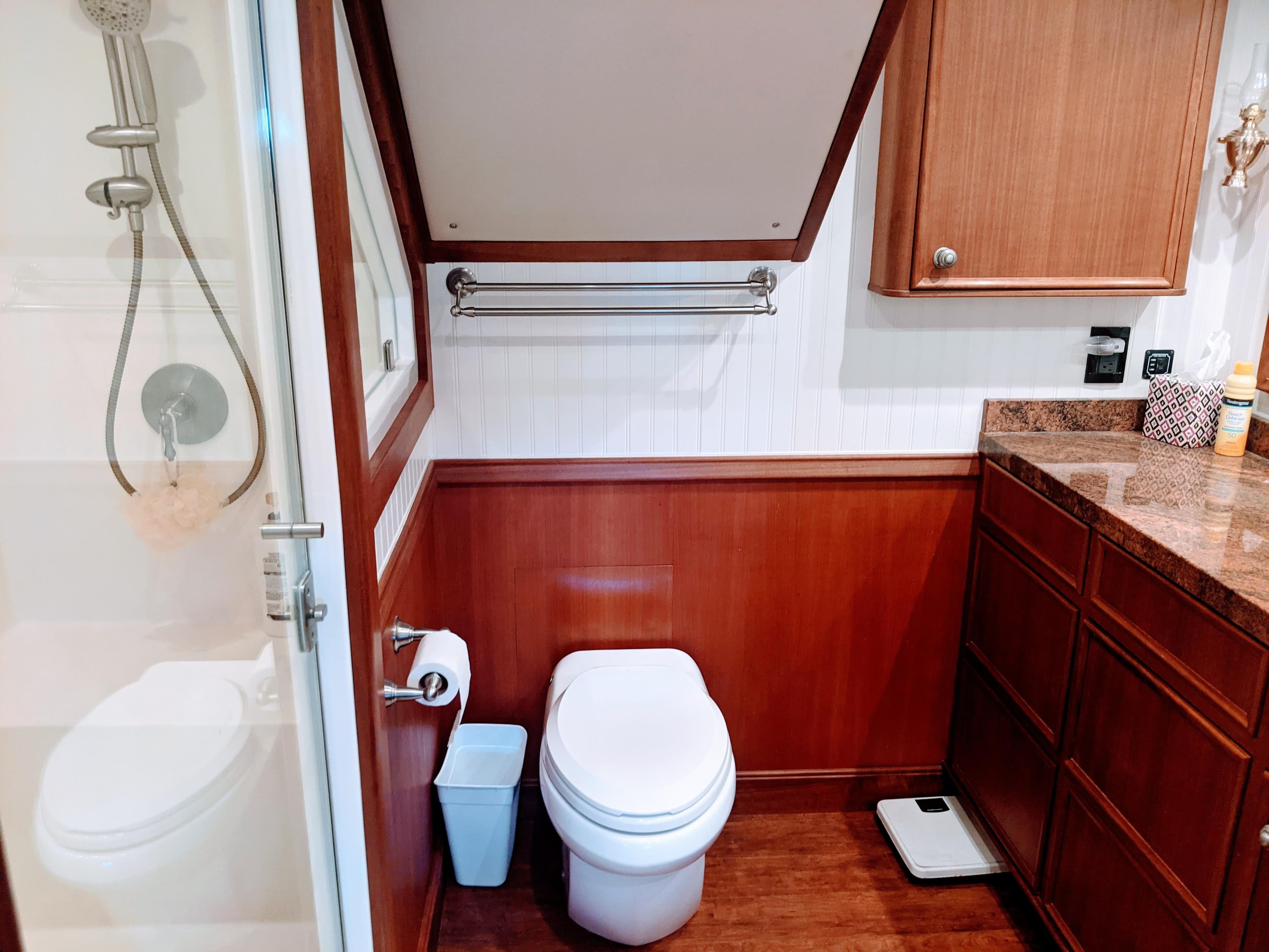 Master Stateroom Head/Shower