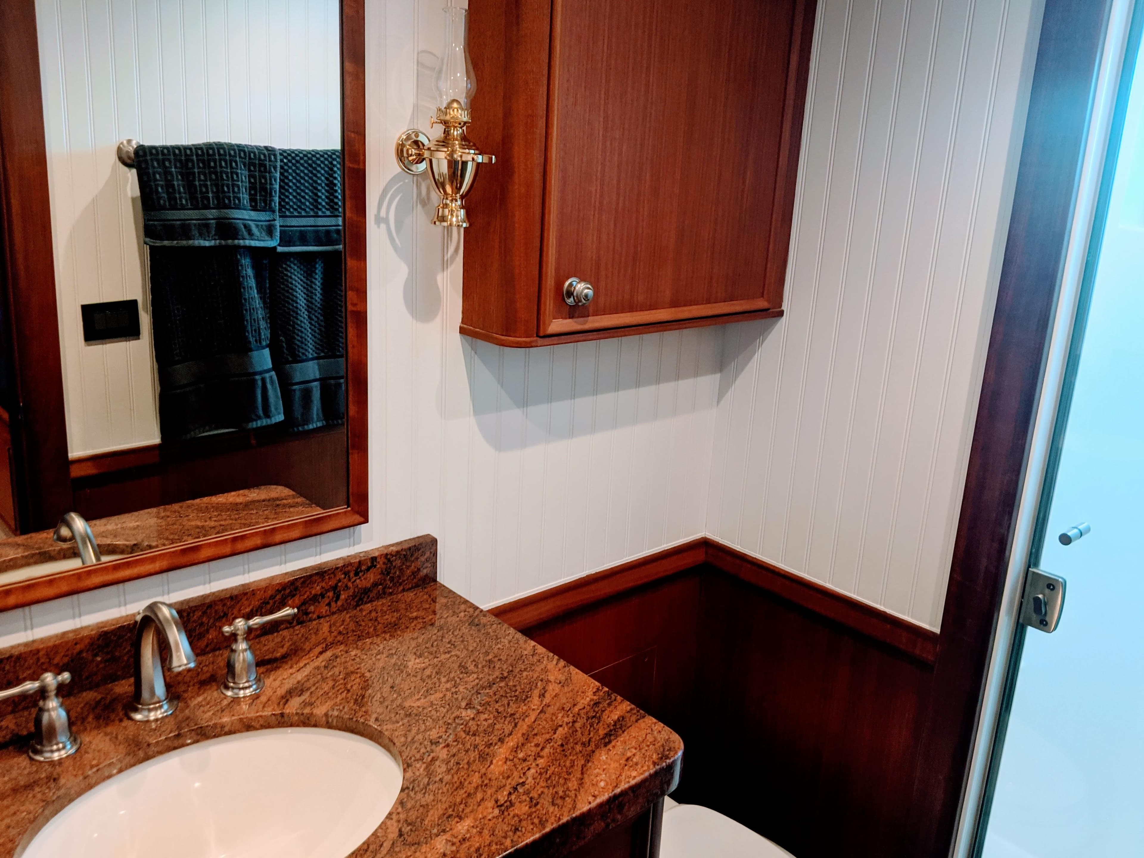 Captain/Guest Head/Stall Shower