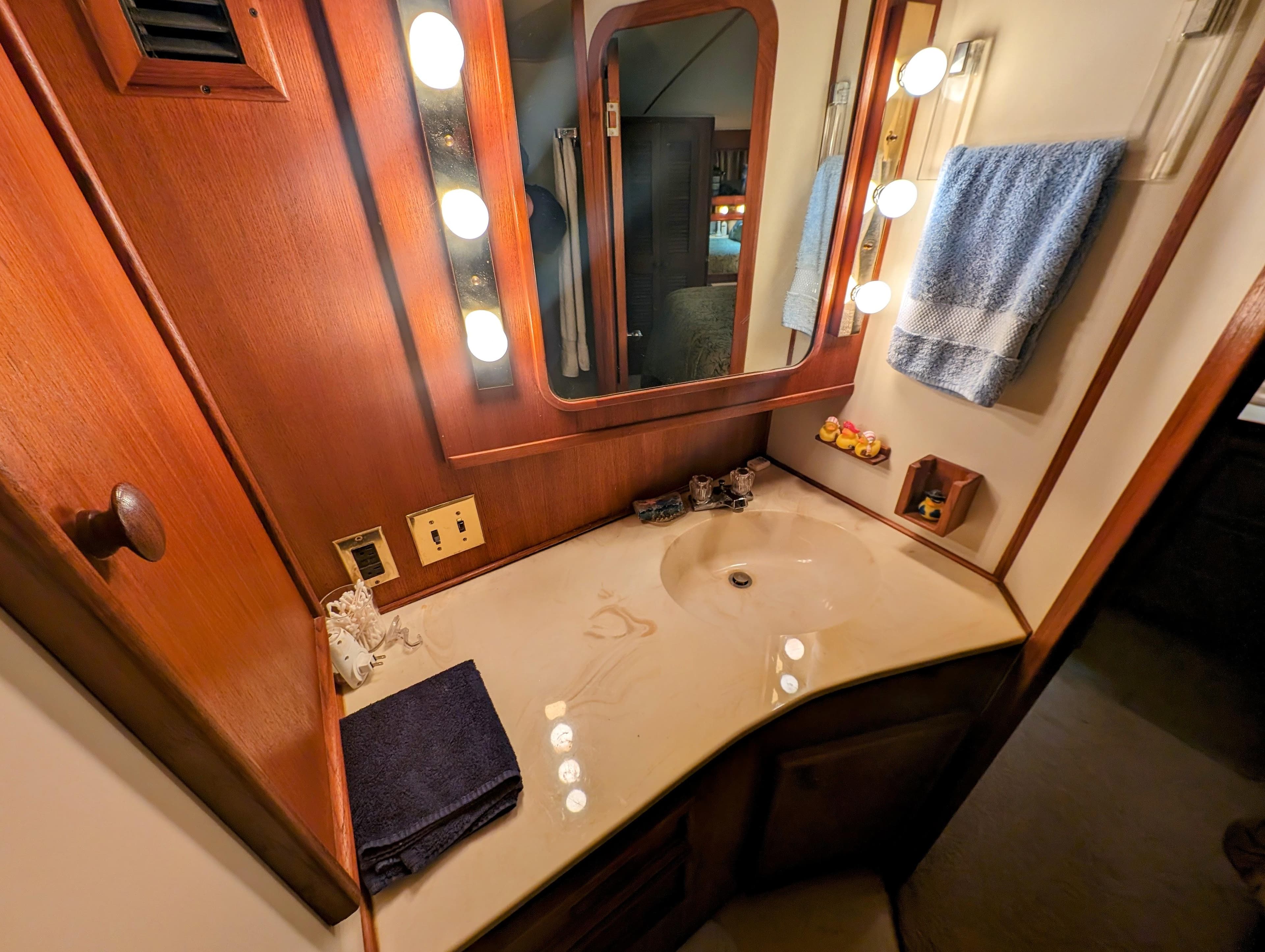 1987 Chris-Craft 501 Motor Yacht