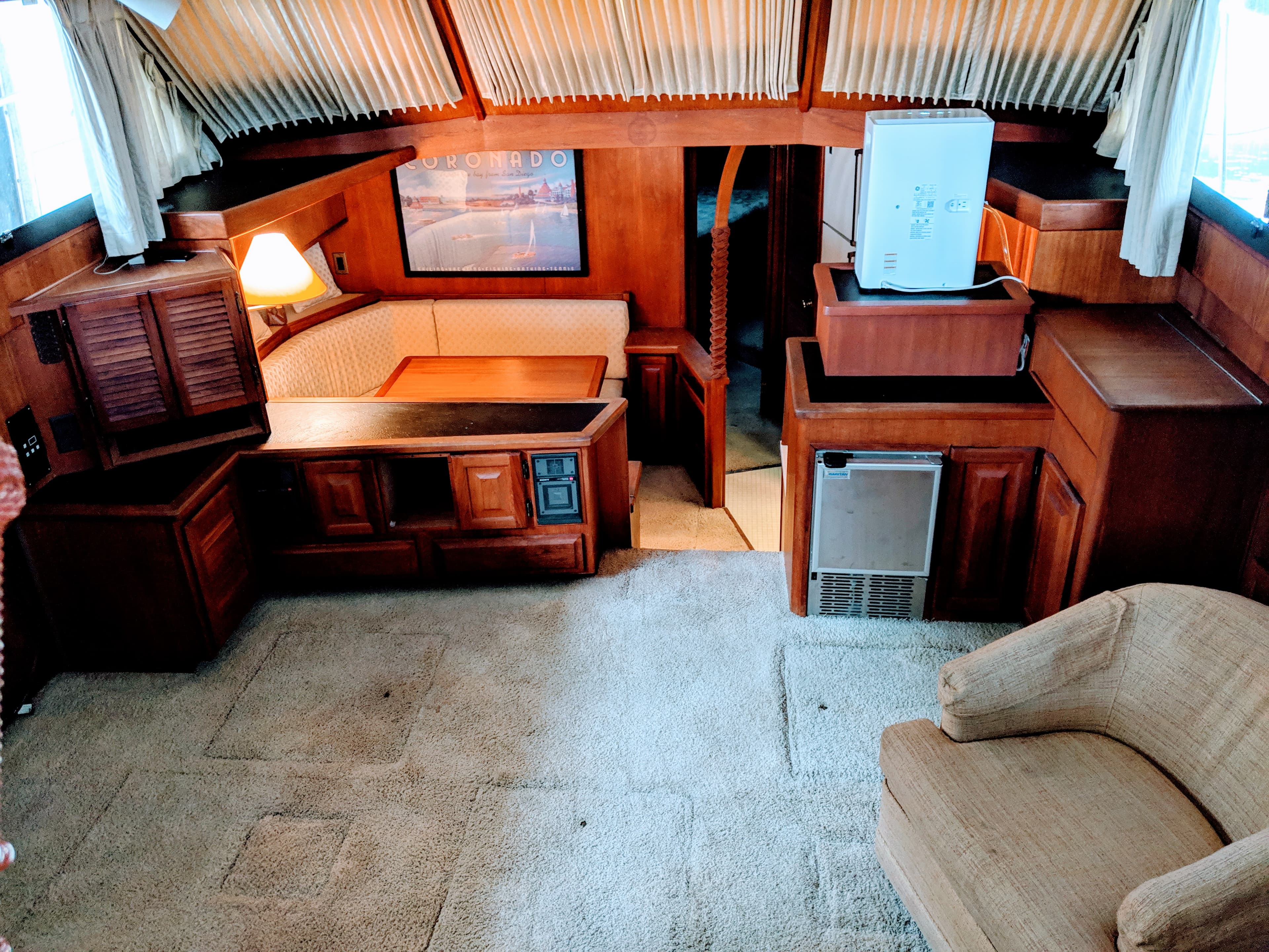 44' Viking Saloon - Before staging