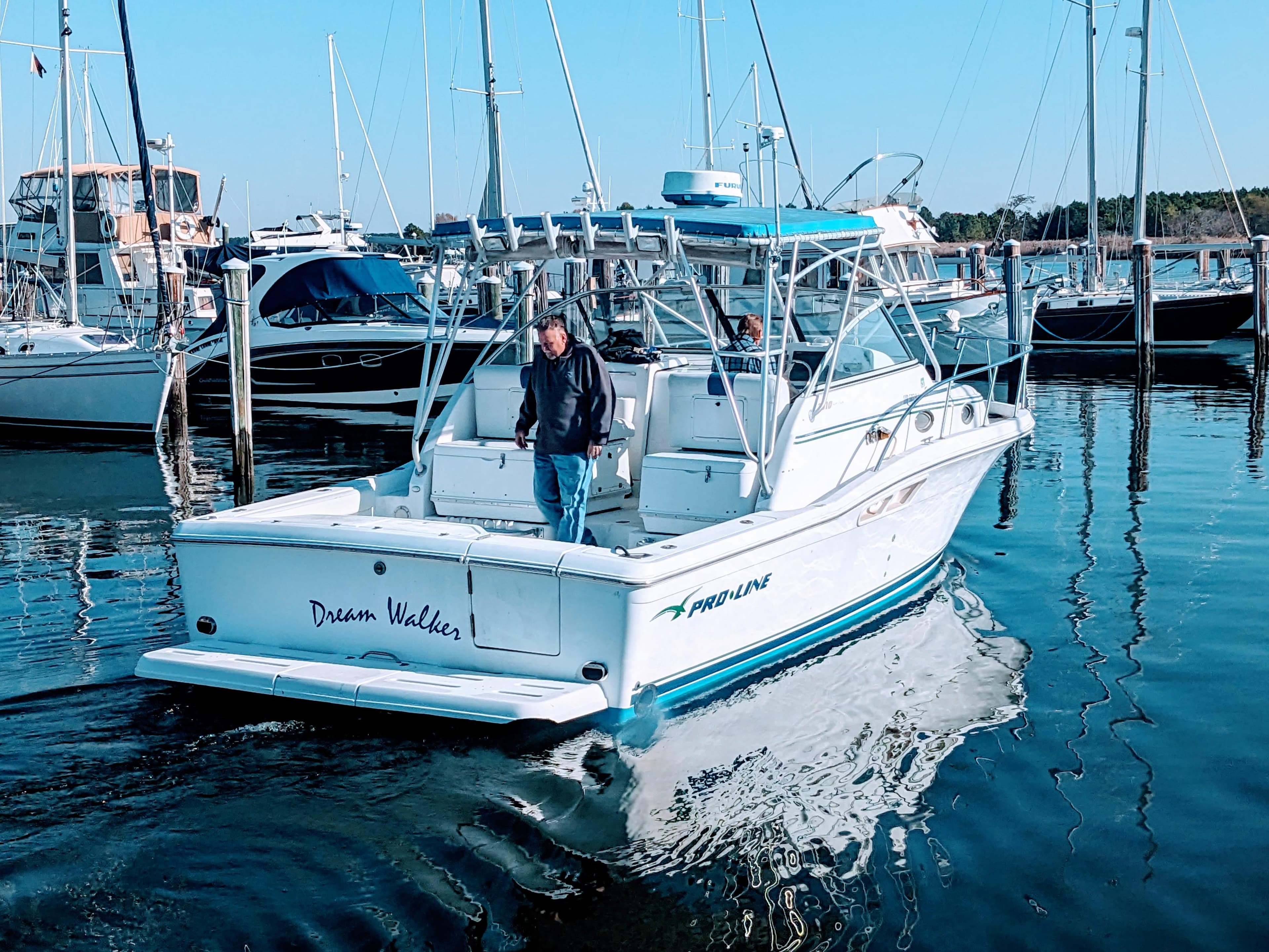 1999 Pro-Line 3310 Sportfish